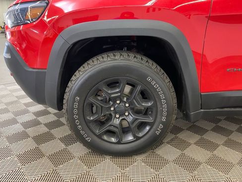 Used 2019 Jeep Cherokee Trailhawk AWD/4WD image 9