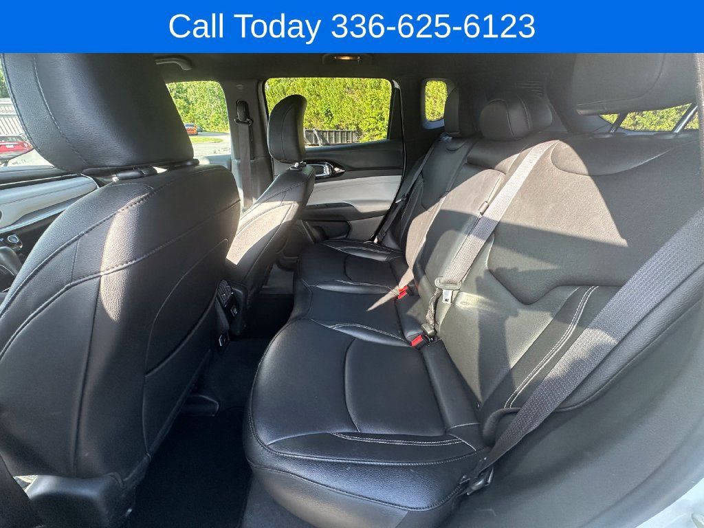 Used 2025 Jeep Compass Limited AWD/4WD image 25