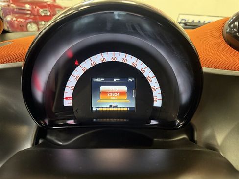 Used 2016 smart fortwo passion RWD image 23