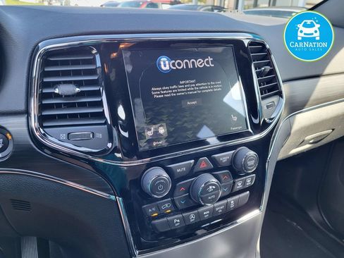 Used 2020 Jeep Grand Cherokee Limited AWD/4WD image 16