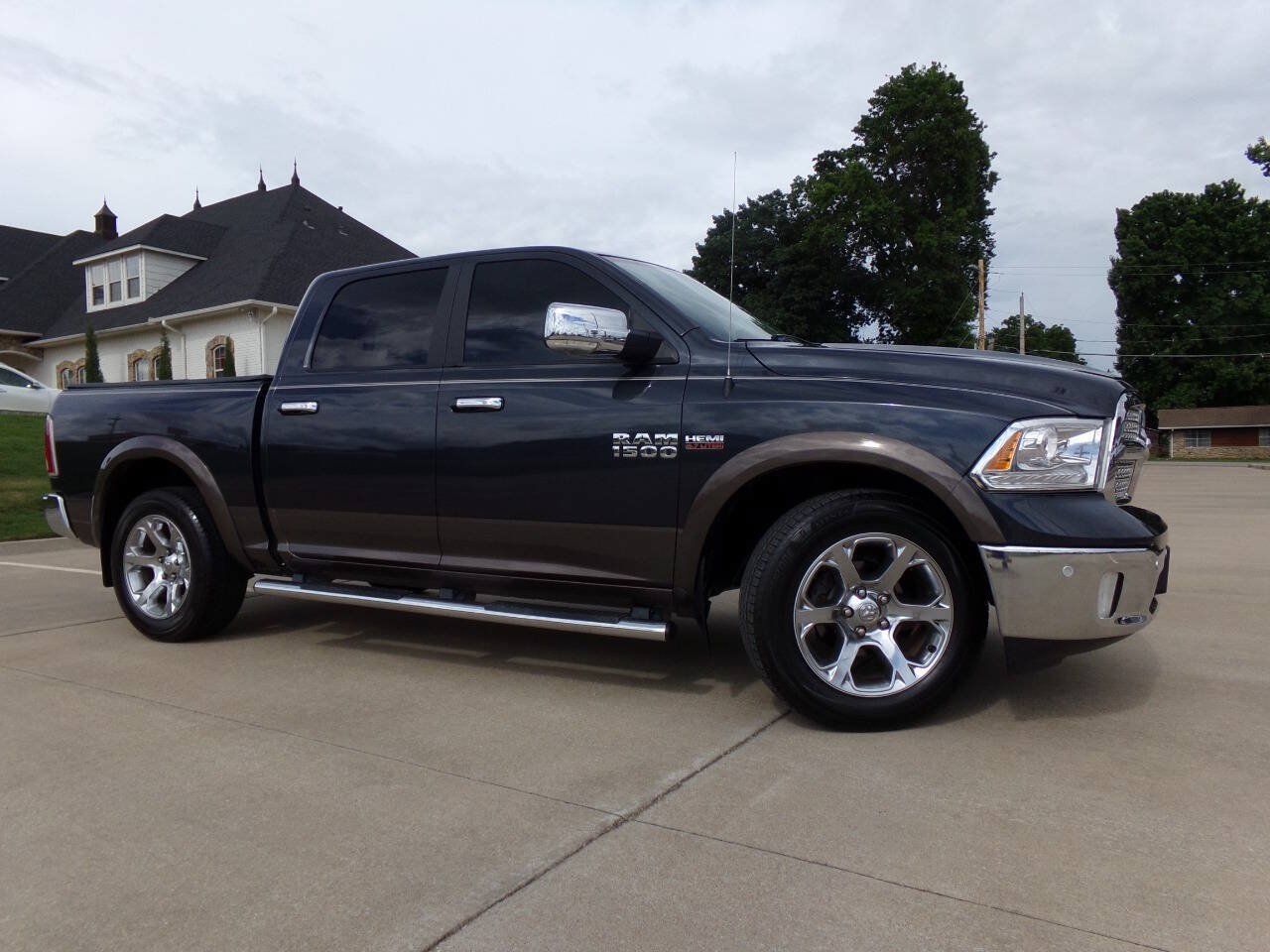 Used 2017 RAM 1500 Laramie w/ Convenience Group RWD image 13