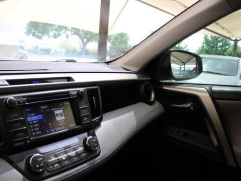 Used 2015 Toyota RAV4 XLE image 21