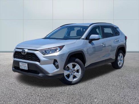 Used 2021 Toyota RAV4 XLE AWD/4WD image 1