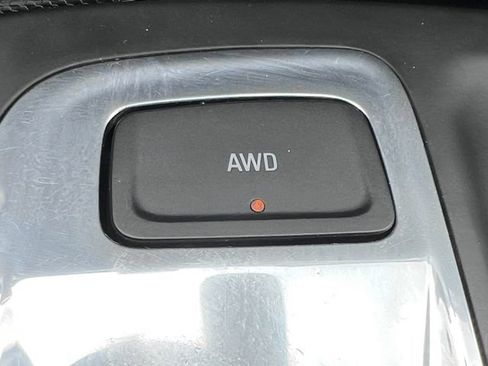 Used 2020 Chevrolet Equinox LT w/ Driver Convenience Package AWD/4WD image 30