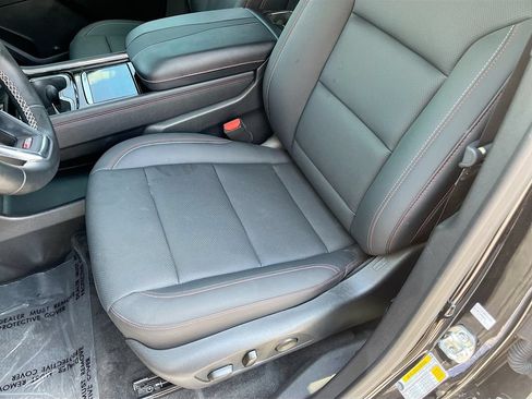 Used 2026 Chevrolet Traverse Z71 w/ Driver Confidence Package AWD/4WD image 19