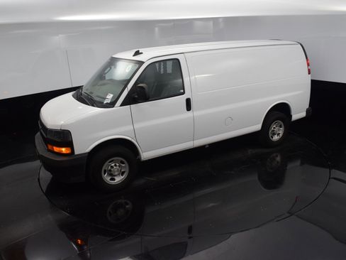 Used 2022 Chevrolet Express 2500 w/ Driver Convenience Package image 26
