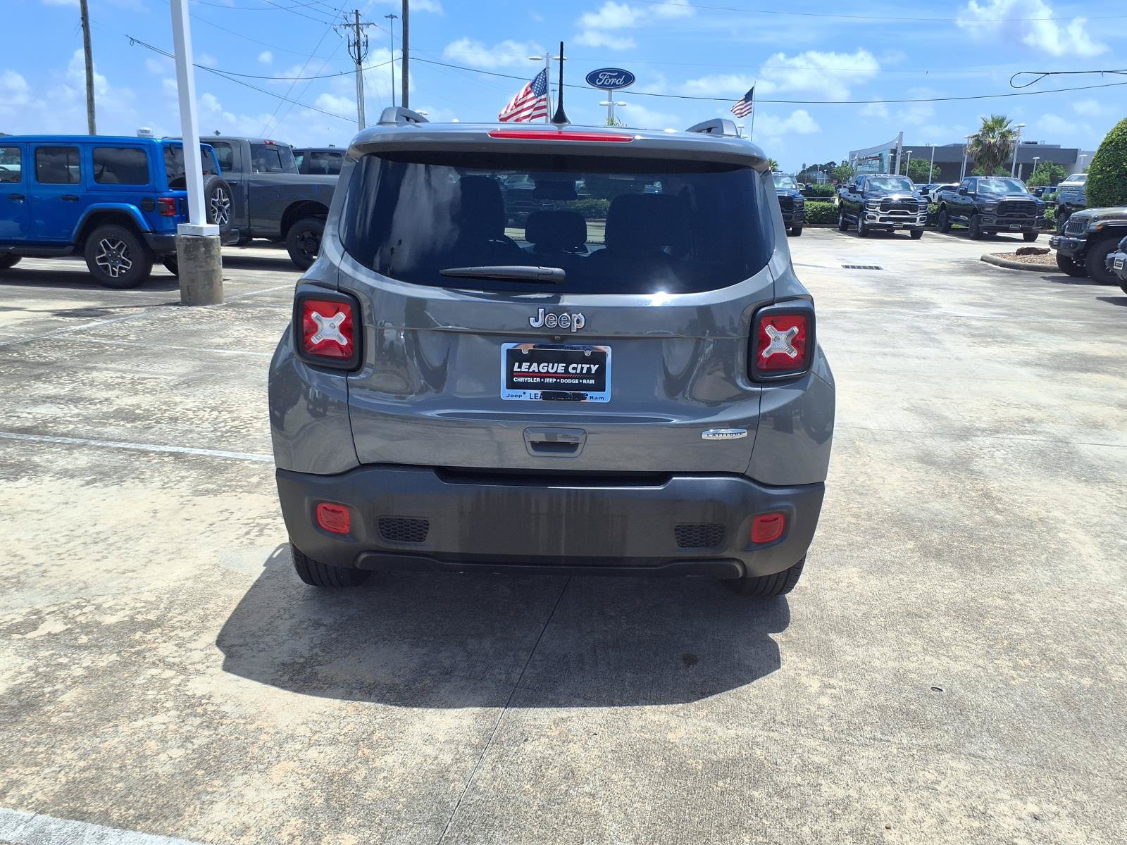 Used 2021 Jeep Renegade Latitude FWD image 6