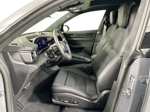 New 2025 Porsche Macan Turbo Electric image 5