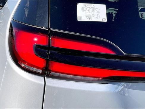 New 2026 Chrysler Pacifica Pinnacle FWD image 12