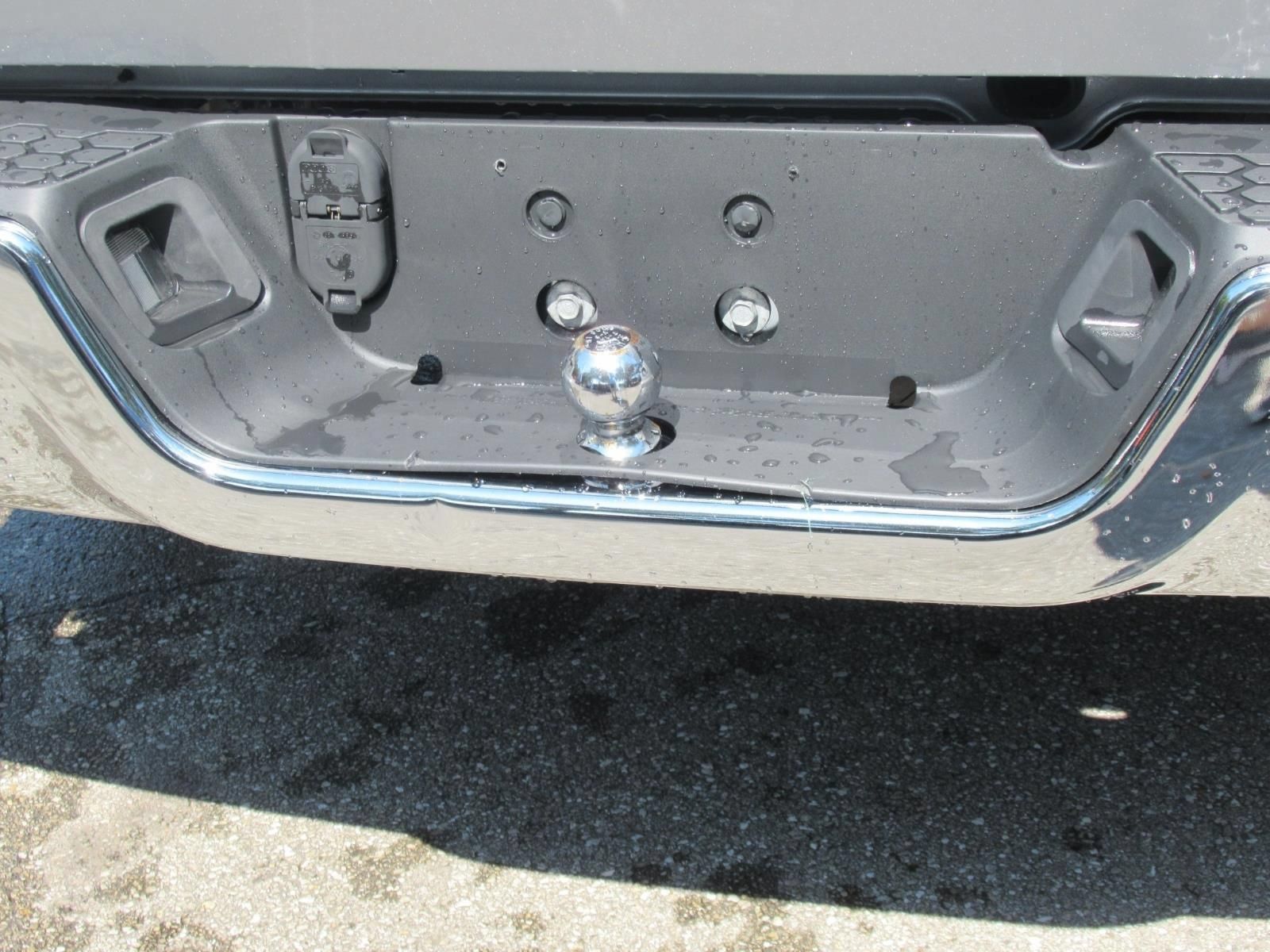 Used 2023 RAM 1500 Tradesman w/ Chrome Plus Package RWD image 10