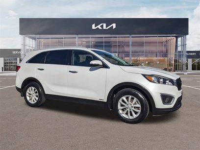 Certified 2017 Kia Sorento LX w/ LX Convenience Package