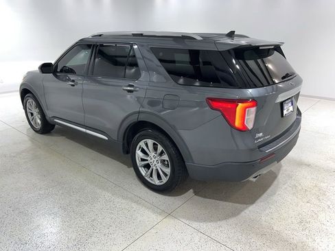 Used 2022 Ford Explorer Limited AWD/4WD image 3