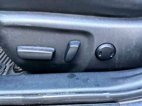 Used 2014 Toyota Camry SE image 31