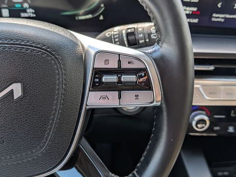 Certified 2023 Kia Telluride LX AWD/4WD image 30