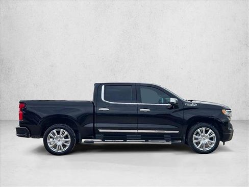 Used 2023 Chevrolet Silverado 1500 High Country w/ High Country Premium Package RWD image 4