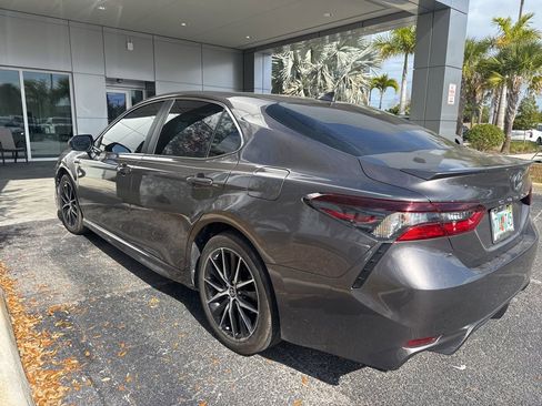 Used 2023 Toyota Camry SE w/ Convenience Package image 2