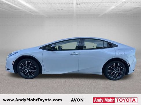 Used 2024 Toyota Prius XLE AWD/4WD image 5