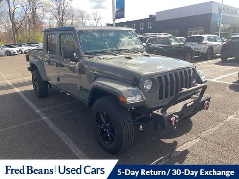Used 2023 Jeep Gladiator Sport image 1