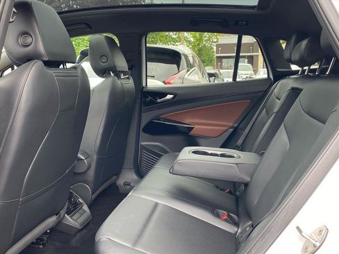 Certified 2022 Volkswagen ID.4 Pro S AWD/4WD image 18