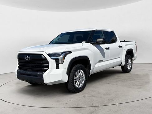 Used 2022 Toyota Tundra SR5 AWD/4WD image 1