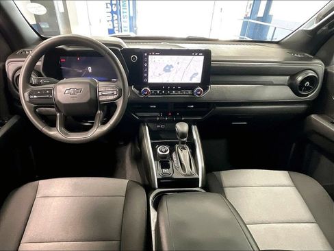 Used 2025 Chevrolet Colorado Trail Boss AWD/4WD image 21