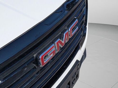 Used 2022 GMC Terrain SLT w/ Infotainment Package II image 12