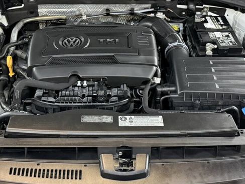 Used 2015 Volkswagen GTI SE image 23