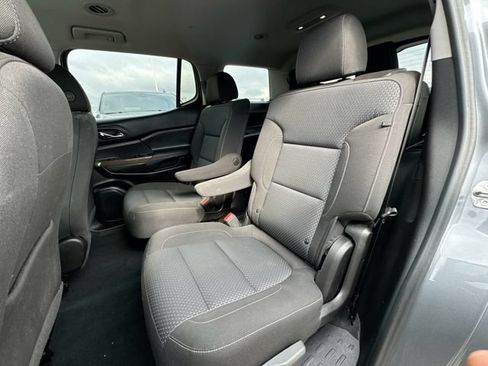 Used 2022 GMC Acadia SLE w/ Driver Convenience Package FWD image 25