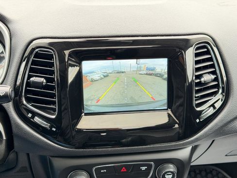 Used 2020 Jeep Compass Latitude image 21