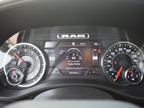 Used 2024 RAM 1500 Big Horn AWD/4WD image 23