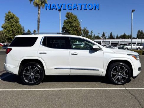 Used 2017 GMC Acadia Denali w/ Technology Package AWD/4WD image 4