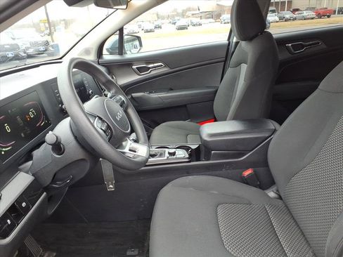 Used 2023 Kia Sportage LX image 13