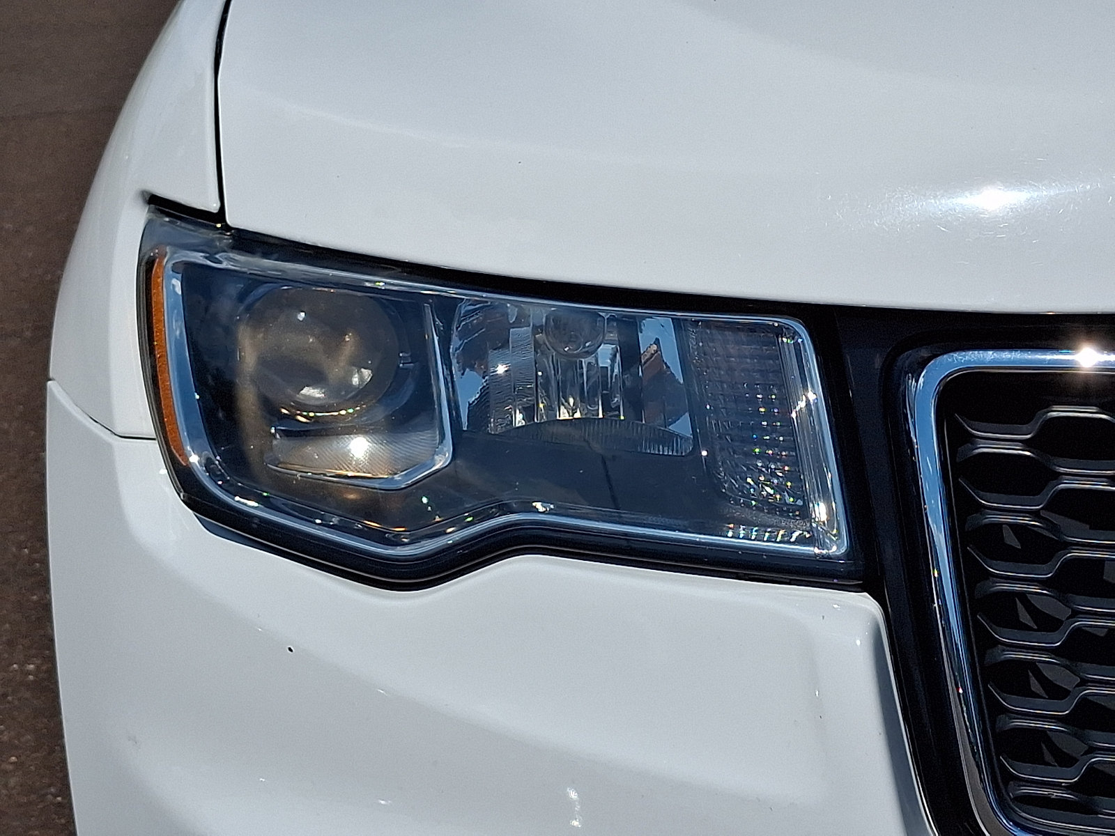 Used 2017 Jeep Grand Cherokee Limited AWD/4WD image 9