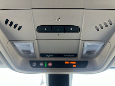 Used 2019 Chevrolet Equinox LT image 28