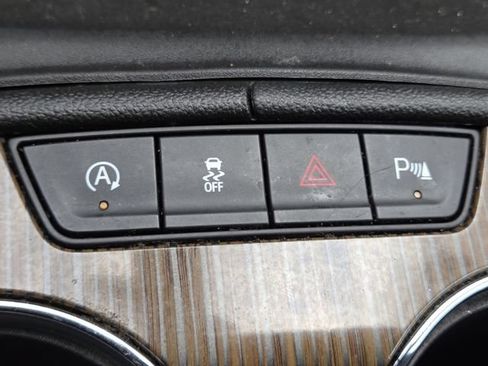 Used 2023 GMC Acadia SLE w/ Driver Convenience Package FWD image 31