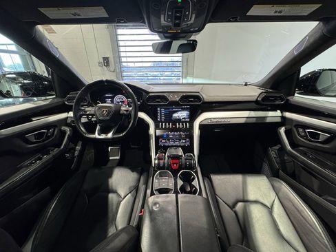 Used 2020 Lamborghini Urus image 12