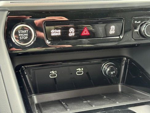New 2025 Audi Q5 Prestige image 13
