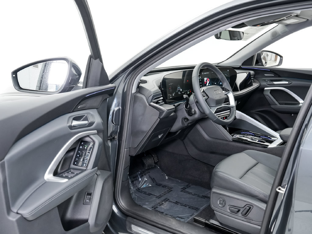Used 2025 Audi Q5 Premium AWD/4WD image 6