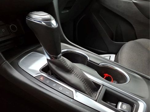 Used 2019 Chevrolet Equinox LT FWD image 14