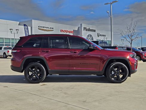 New 2025 Jeep Grand Cherokee Limited image 7