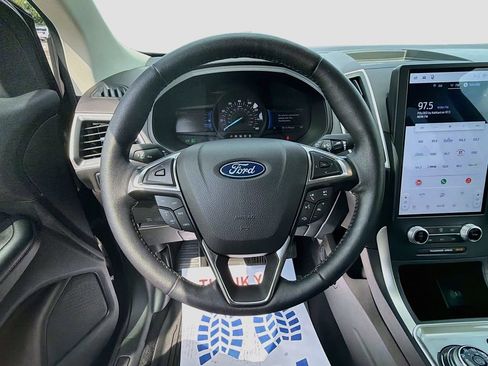 Used 2024 Ford Edge SEL w/ Convenience Package AWD/4WD image 11