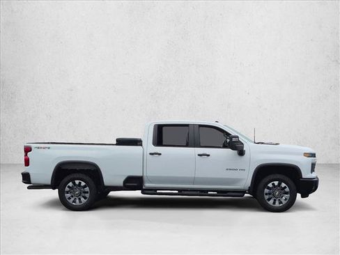 Used 2024 Chevrolet Silverado 2500 Custom w/ Custom Convenience Package AWD/4WD image 4