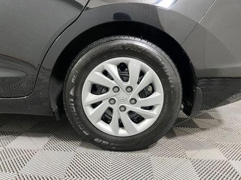 Used 2020 Hyundai Elantra SE w/ Cargo Package (C1) image 19