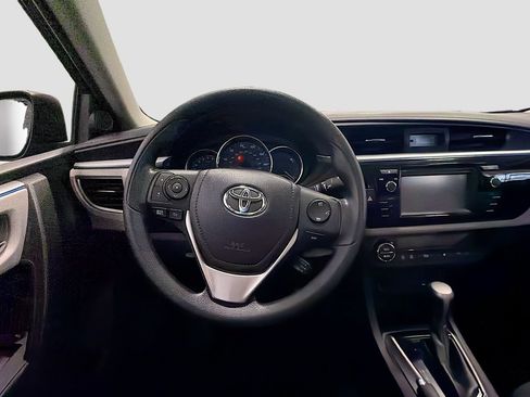 Used 2016 Toyota Corolla LE FWD image 9