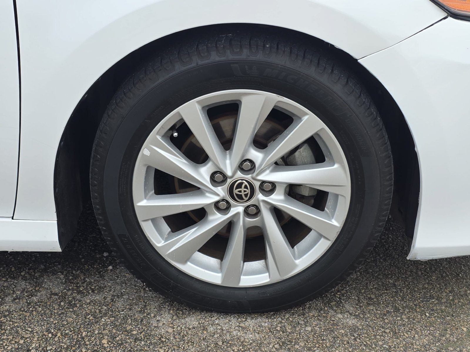 Used 2022 Toyota Camry LE w/ Carpet Mat Package (TMS) FWD image 27