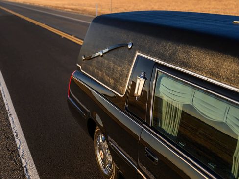 Used 2009 Cadillac DTS Hearse FWD image 28