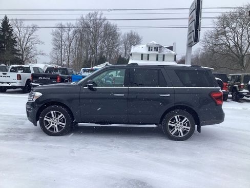 Used 2022 Ford Expedition Limited image 4