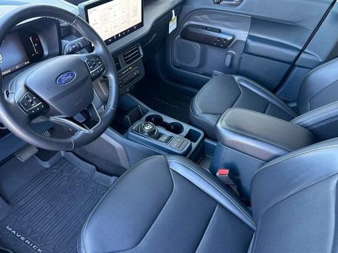 Used 2025 Ford Maverick Lobo AWD/4WD image 10