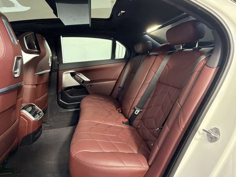 Used 2024 BMW 740i RWD image 14