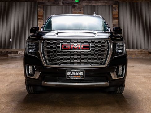 Used 2021 GMC Yukon Denali w/ Denali Premium Package image 2